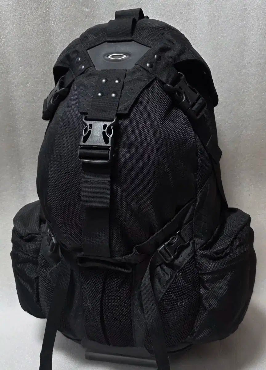 OAKLEY オークリー OAKLEY アイコンパック 3 0 ユーティリティバックパック 旅行キャンプ用バックパック