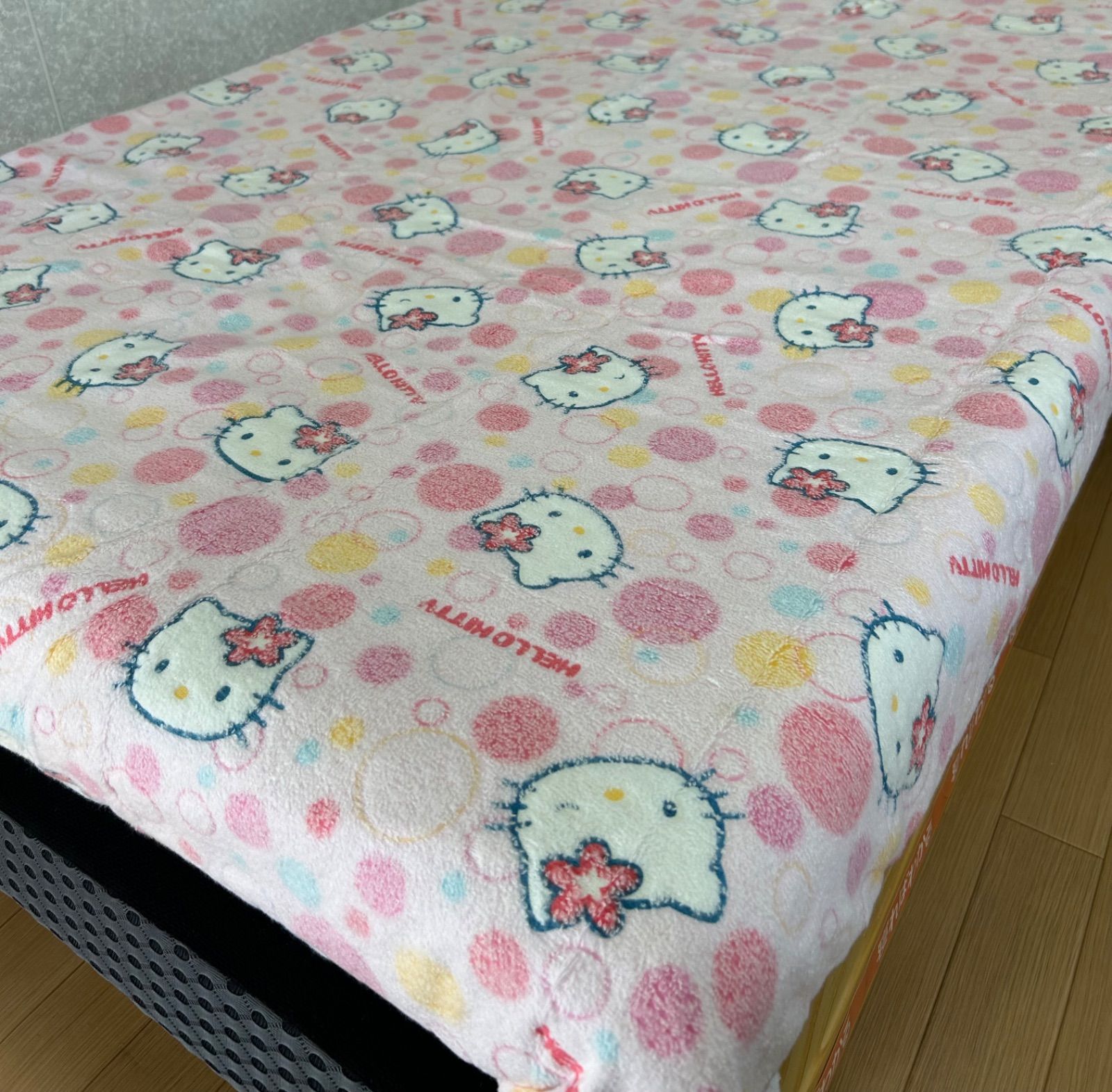 ハローキティ 花柄 シーツ４０年以上前のやつです 71C+kOz123L._AC_SY200_QL15_.jpg