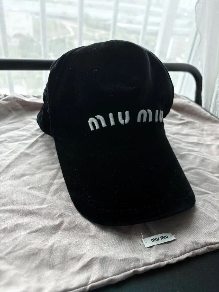 ミュウミュウ ツアーベルベットベースボールキャップS