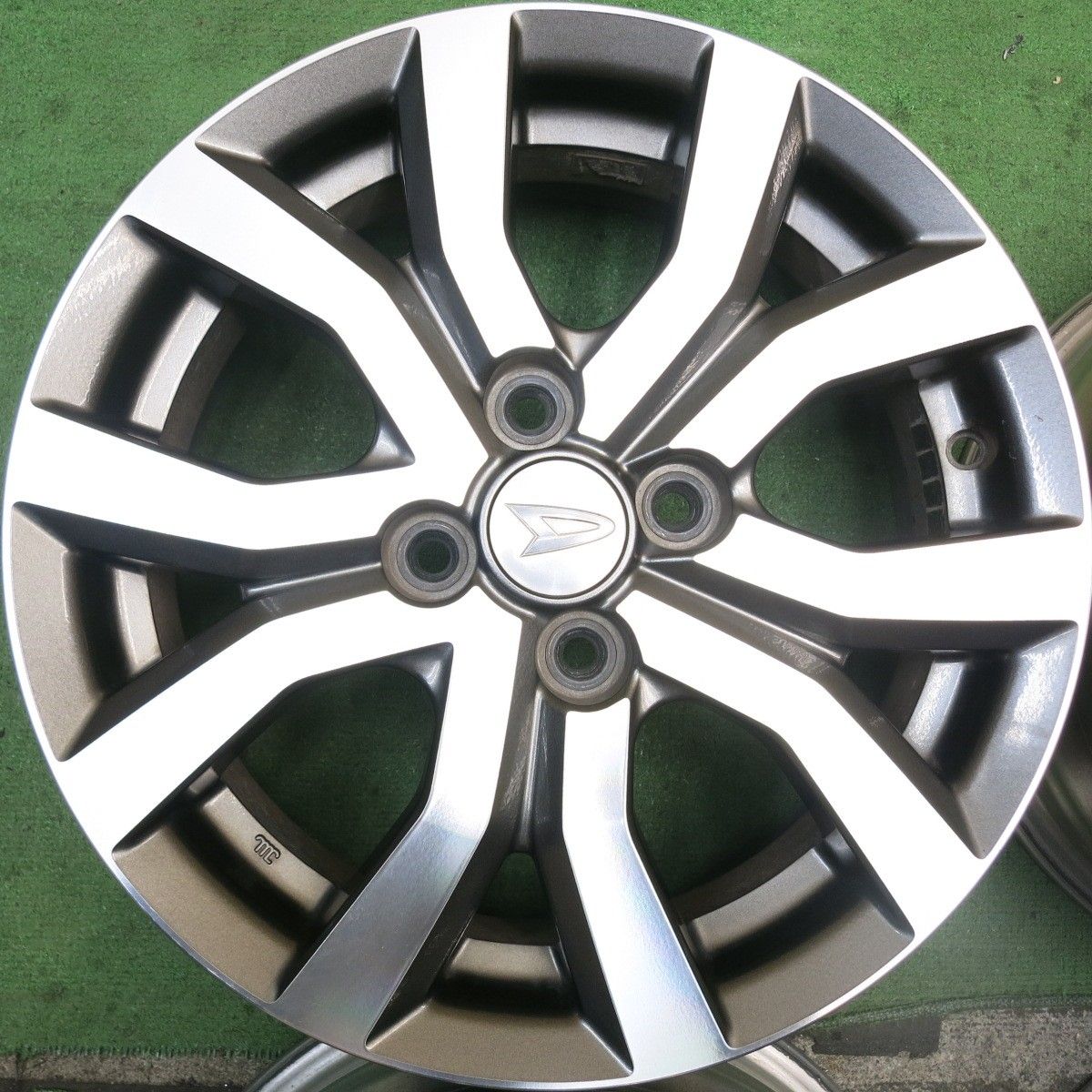 送料無料] キレイ☆ダイハツ トール 純正 ホイール 15インチ 15×5J