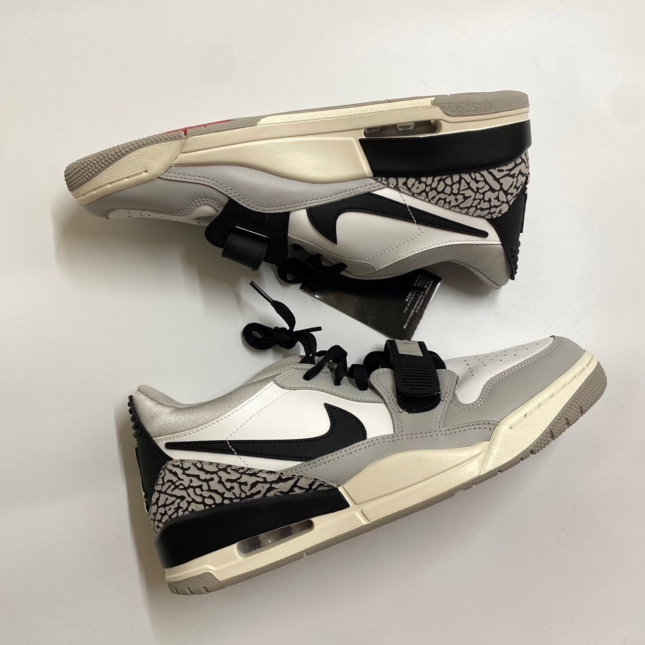 NIIKE AIR JORDAN LEGACY 312 LOW SUMMIT WHITE/FR RD-TCH GRY-BLK 