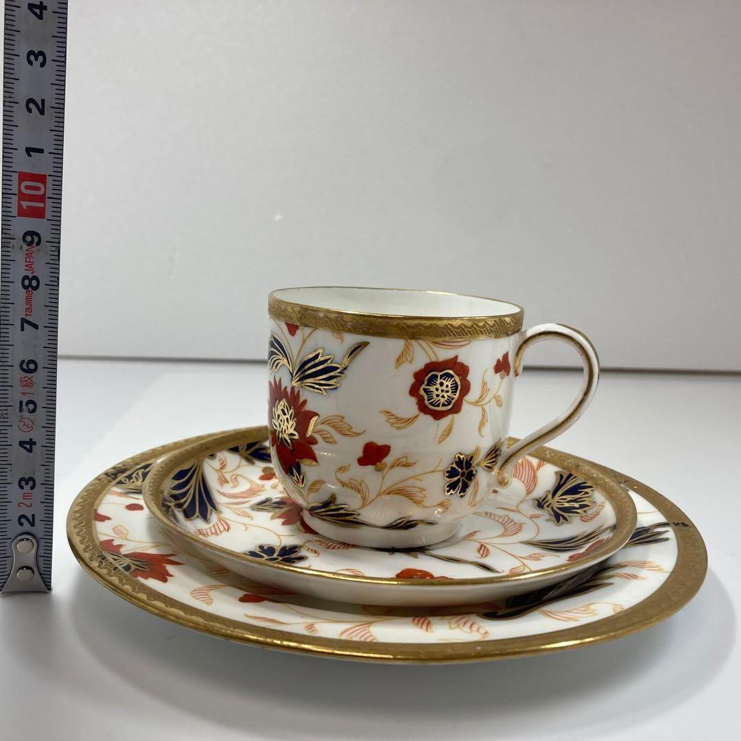 カップ-ソーサートリオ