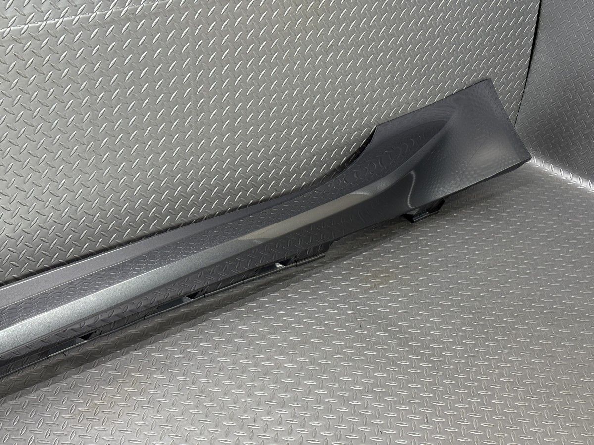送料無料ZN8トヨタGR86/ZD8スバルBRZ 純正 サイドステップ左 ガンメタ
