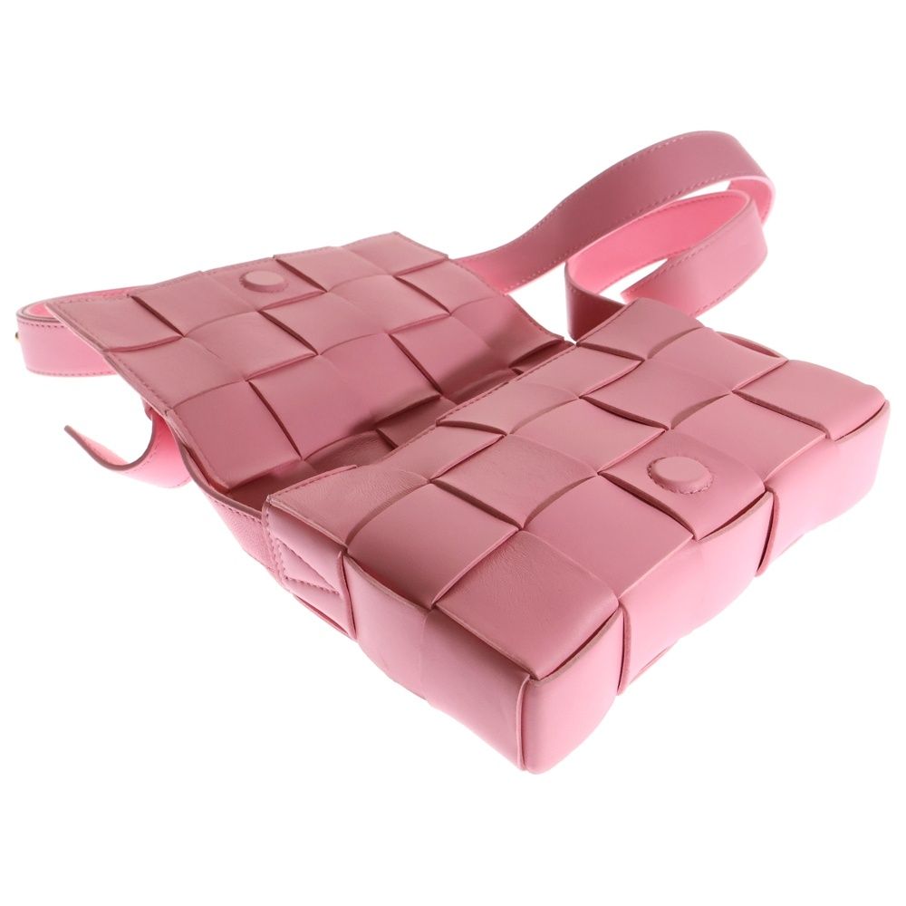 未使用　BOTTEGA VENETA　ブタ　ピンク　バッグチャーム　キーリング BOTTEGA VENETA (ボッテガヴェネタ) SMALL CASSETTE スモール