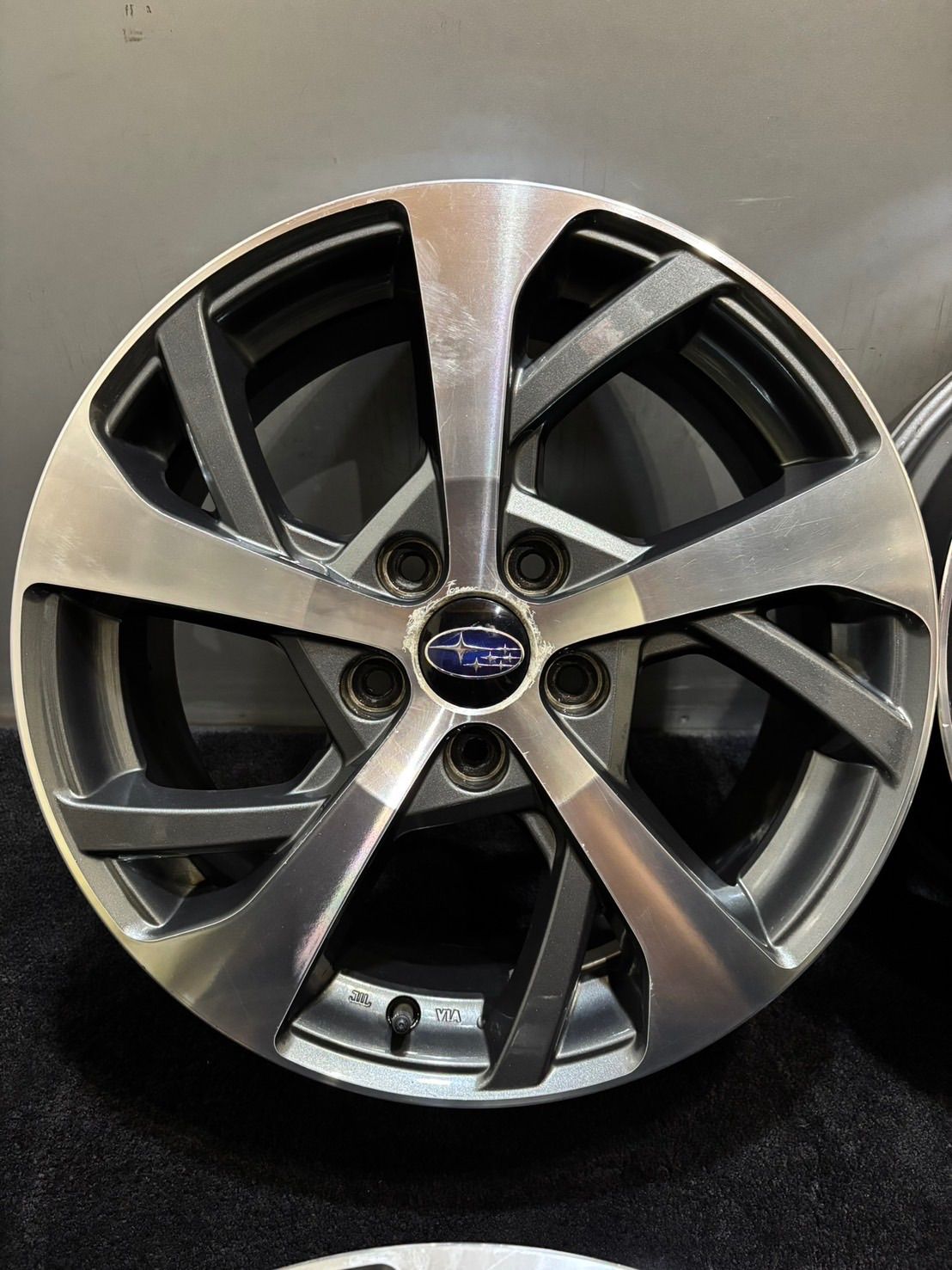 スバル SKフォレスター 純正 OP 17インチ 7J 48 114.3 5H アルミホイール 4本 レヴォーグ 2-K271