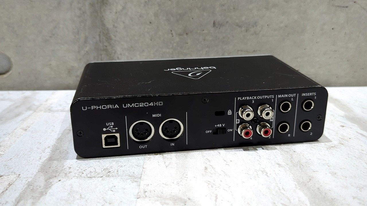 ★状態良好★ Behringer ベリンガー 2入力4出力 USBオーディオインターフェース UMC204HD U-PHORIA ☆★