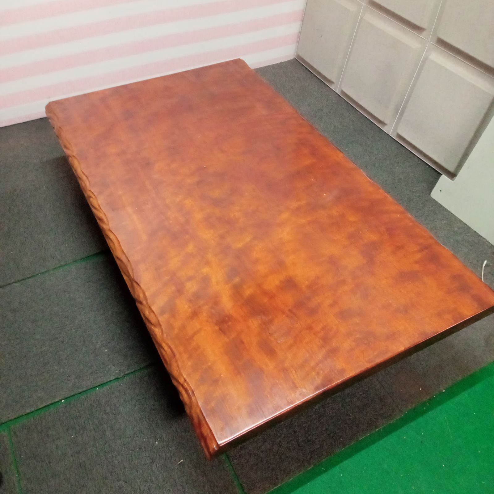 完売天然杉＊希少部位【幸運を運んでくれる森のふくろうさん】ちゃぶ台