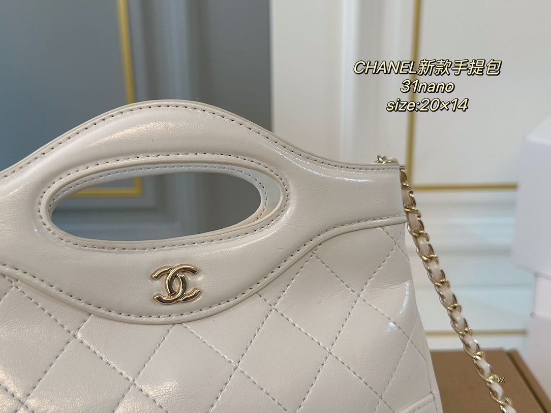 夏にぴったりデザイン♪【CHANEL】 31 nano バッグ シャネル(CHANEL)シャネル シャネル31 ナノ ショルダーバッグ