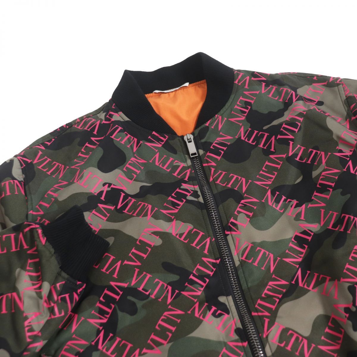 美品□19SS VALENTINO/ヴァレンティノ VLTNロゴ カモフラ柄 WZIP 美品□19SS VALENTINO/ヴァレンティノ VLTNロゴ カモフラ柄 WZIP