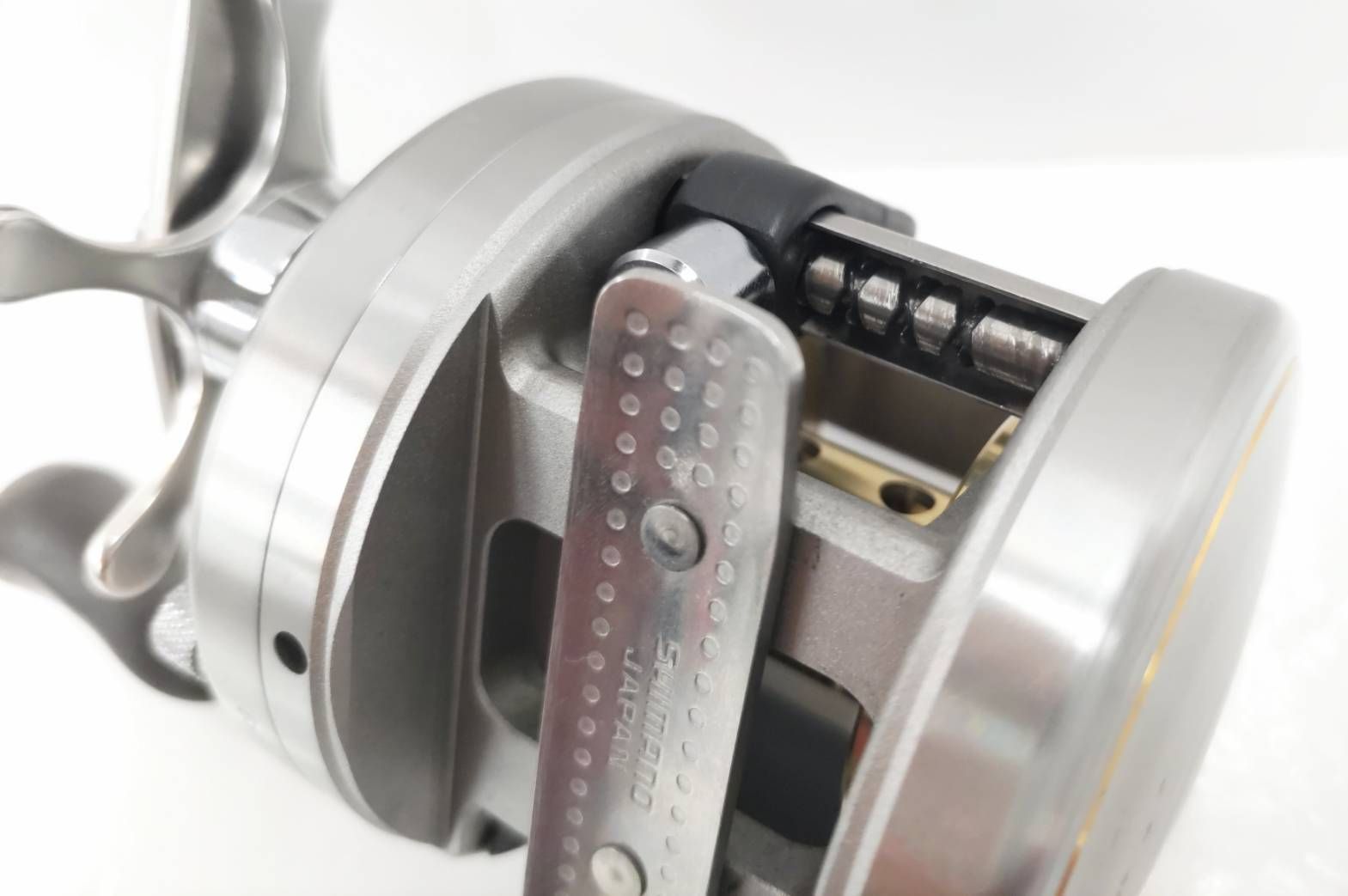 シマノ 05カルカッタ200 右 Amazon | シマノ(SHIMANO) リール カルカッタ コンクエスト 200