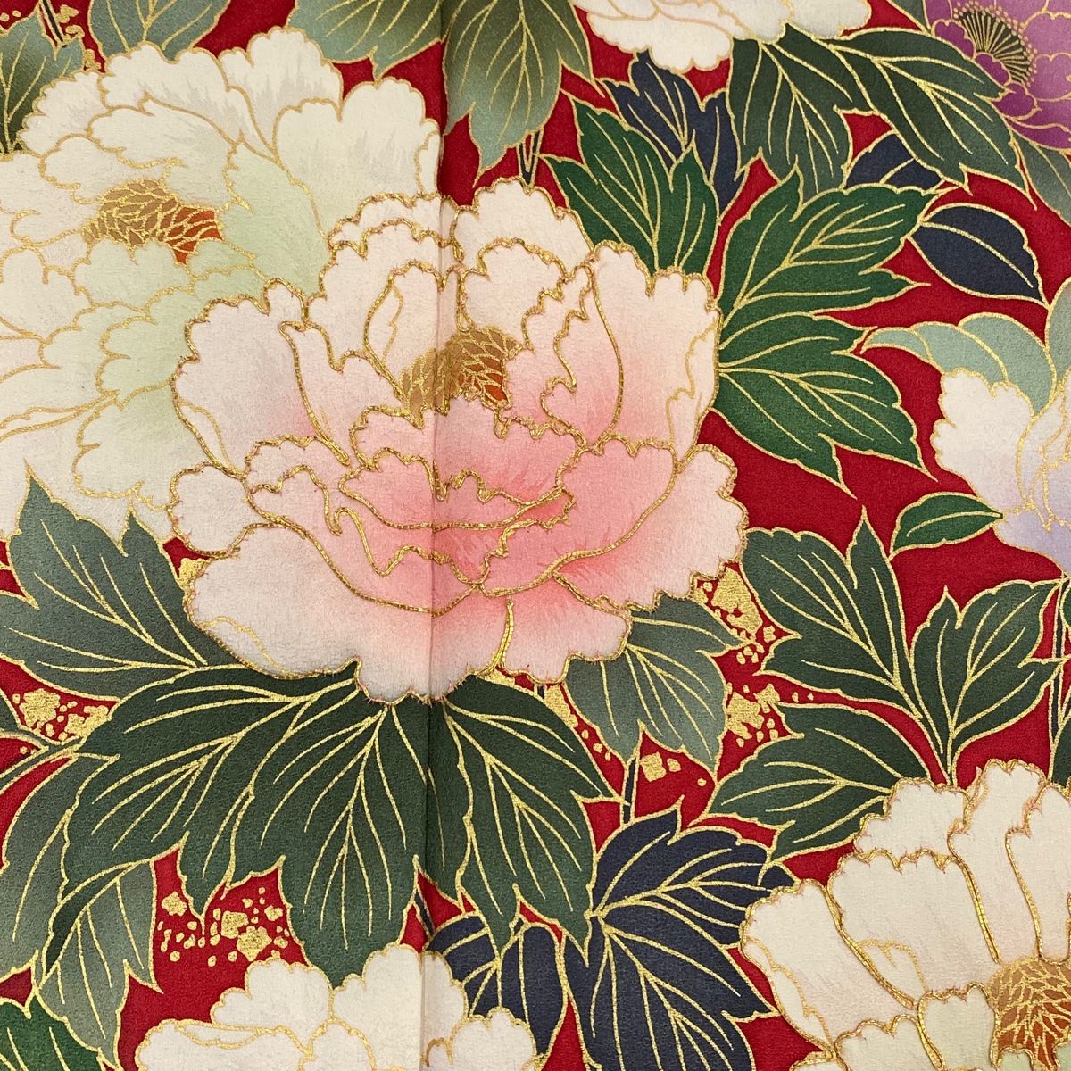 振袖 美品 名品 牡丹 草花 銀通し 金彩 赤 袷 TAKAZENの振袖 /ピンク色/古典/牡丹柄/ 最新作正統派古典 ピンク