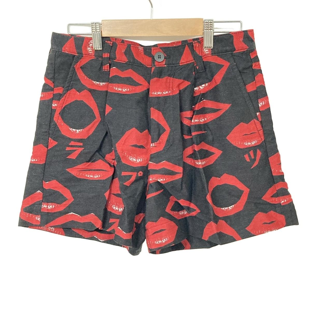 PLEATS PLEASE プリーツプリーズ ショートパンツ サイズ2 M レディース - 黒×レッド ひざ丈|総柄