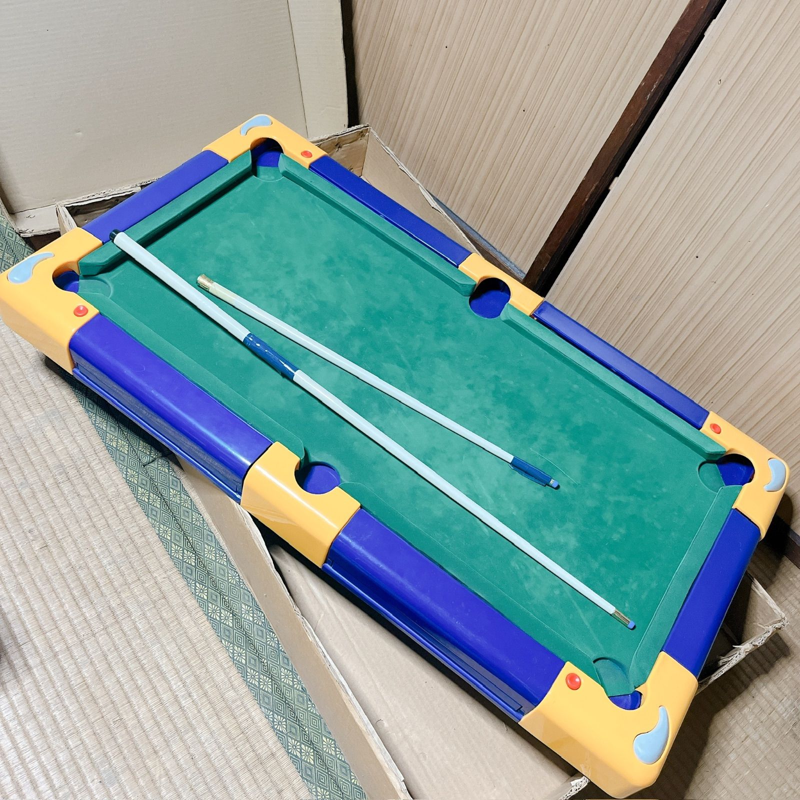 ビリヤード台とキューとボールなど中古