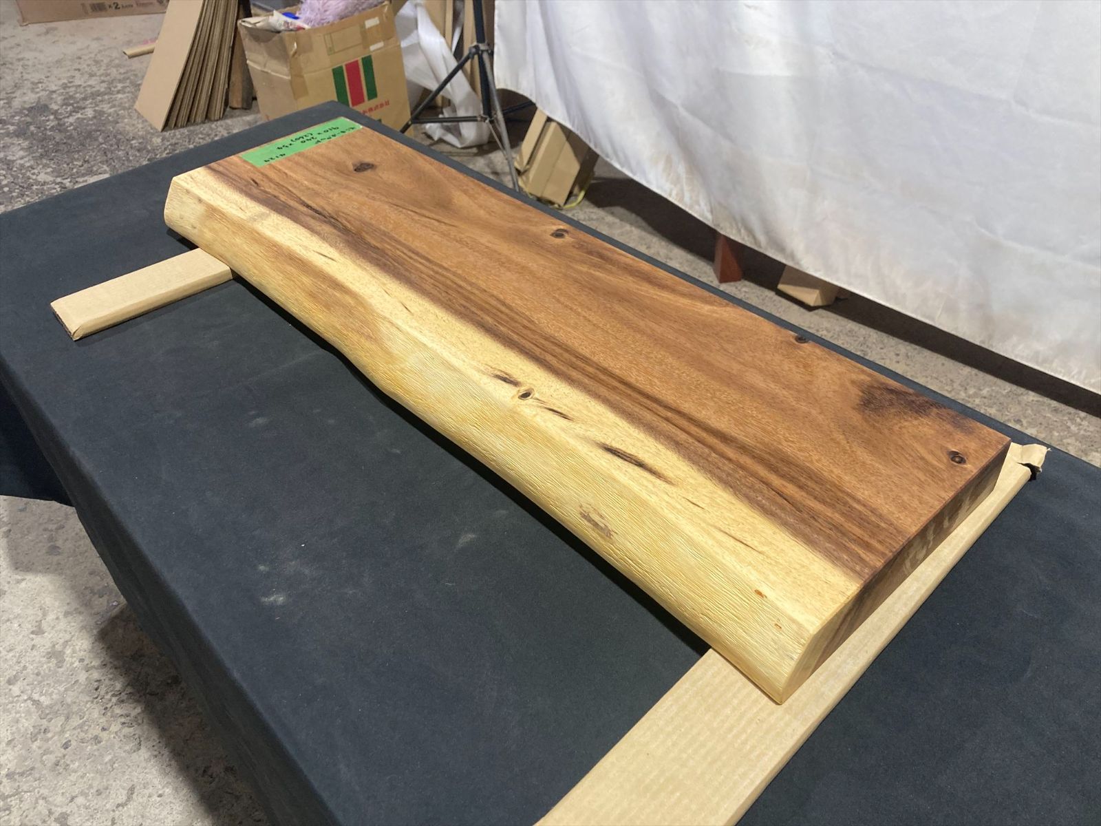 ショップ モンキーポッド4129 一枚板無垢 乾燥材 910x240x54mm