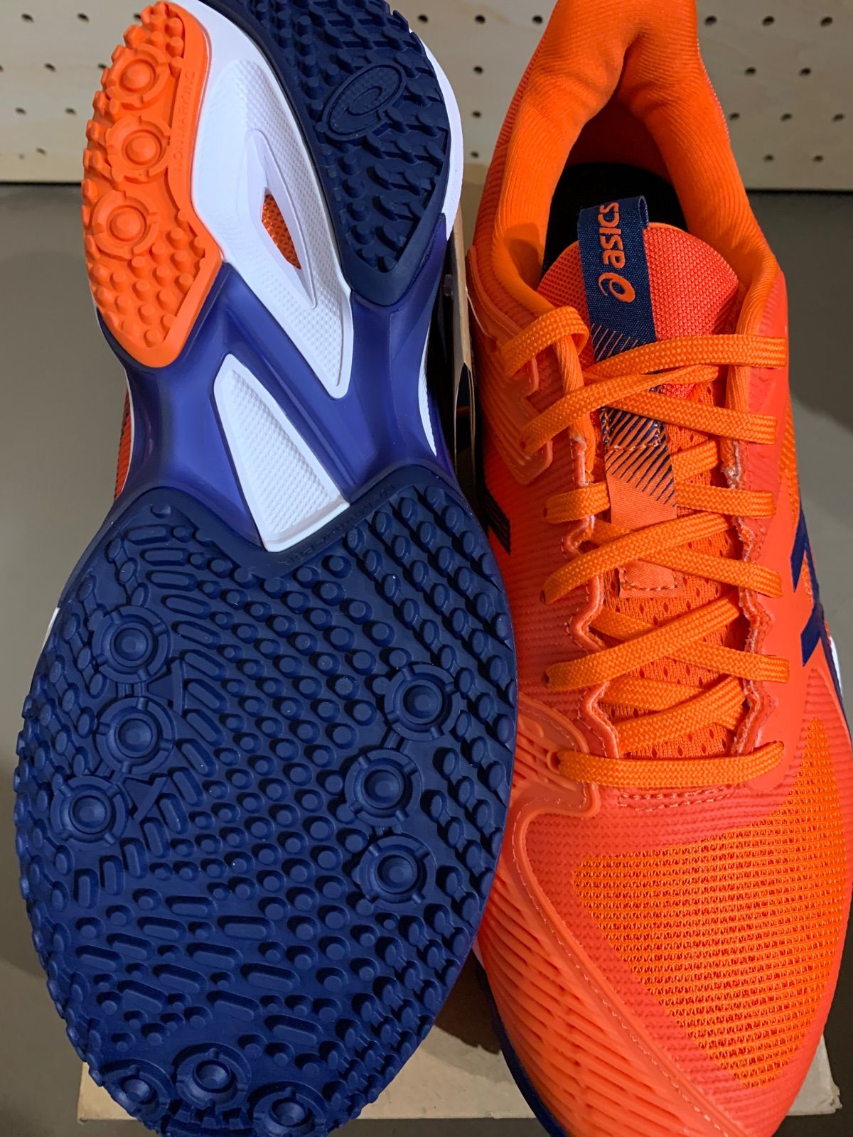 アシックステニスシューズ オレンジ×ブルー