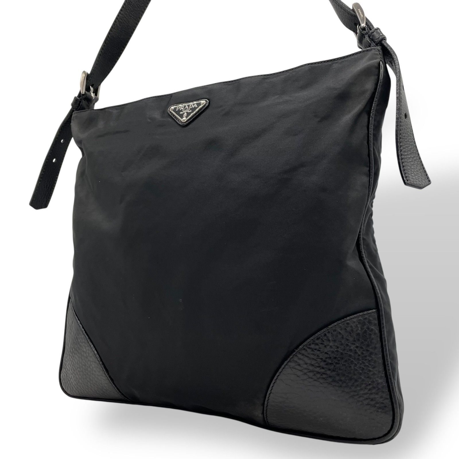 プラダ ショルダーバッグ 斜め掛け ナイロン レザー 黒 ブラック 三角ロゴ PRADA プラダ 斜め掛けショルダーバッグ ブラック 黒 ナイロン