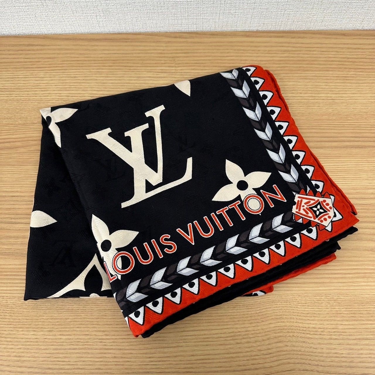 ♪ LOUIS VUITTON ルイヴィトン M76487 ショールLVクラフティ