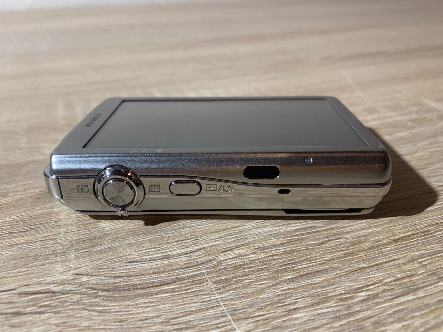  5899 FINEPIX Z 700 EXR シルバー コンパクトデジタルカメラ デジタルカメラ