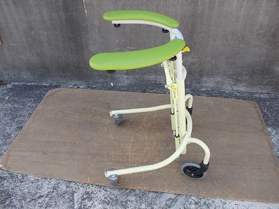 ファッション 送料無料（一部地域を除く）日進医療器 室内用歩行器