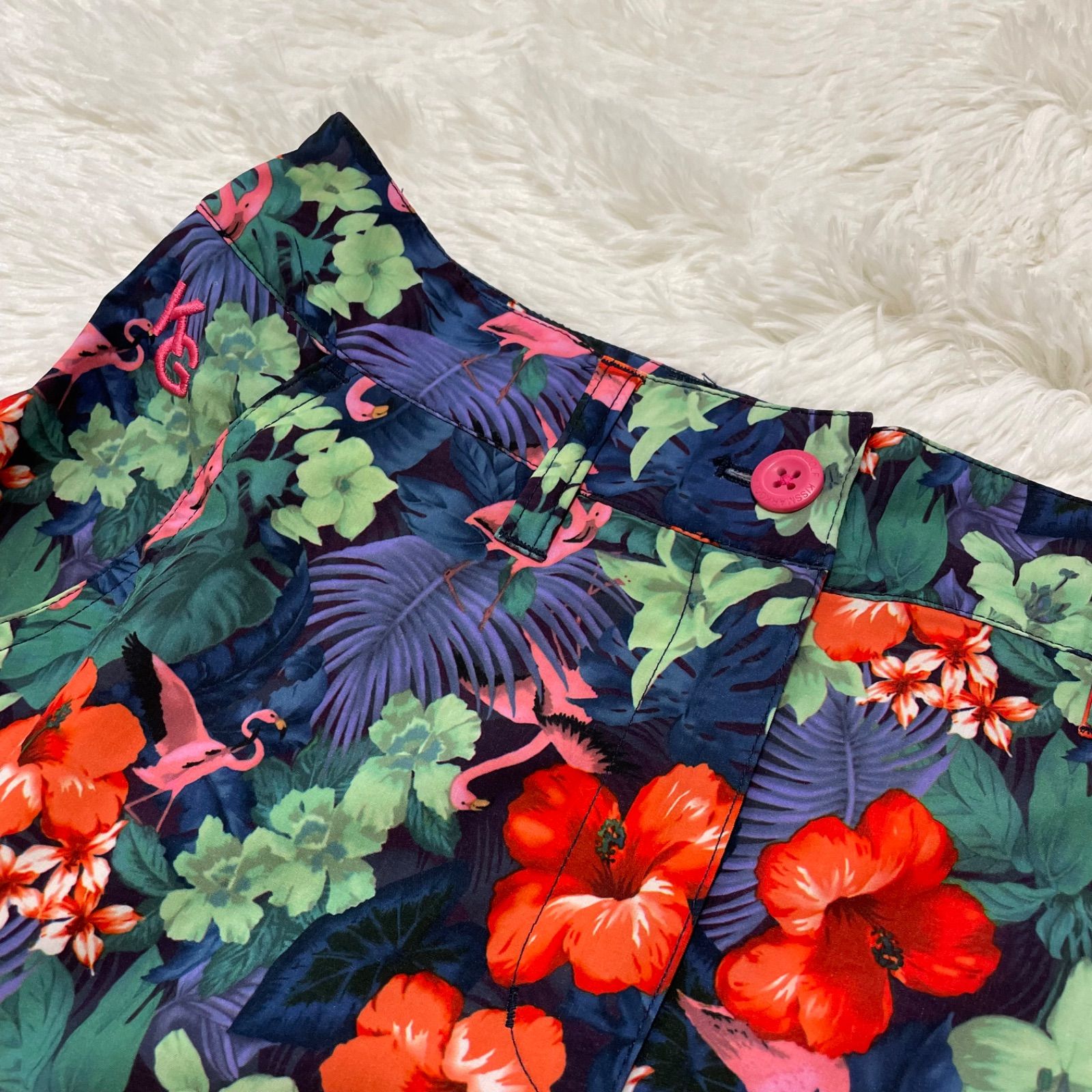 美品 キスマーク ミニスカート ゴルフウェア 花柄 フラミンゴ 5号  