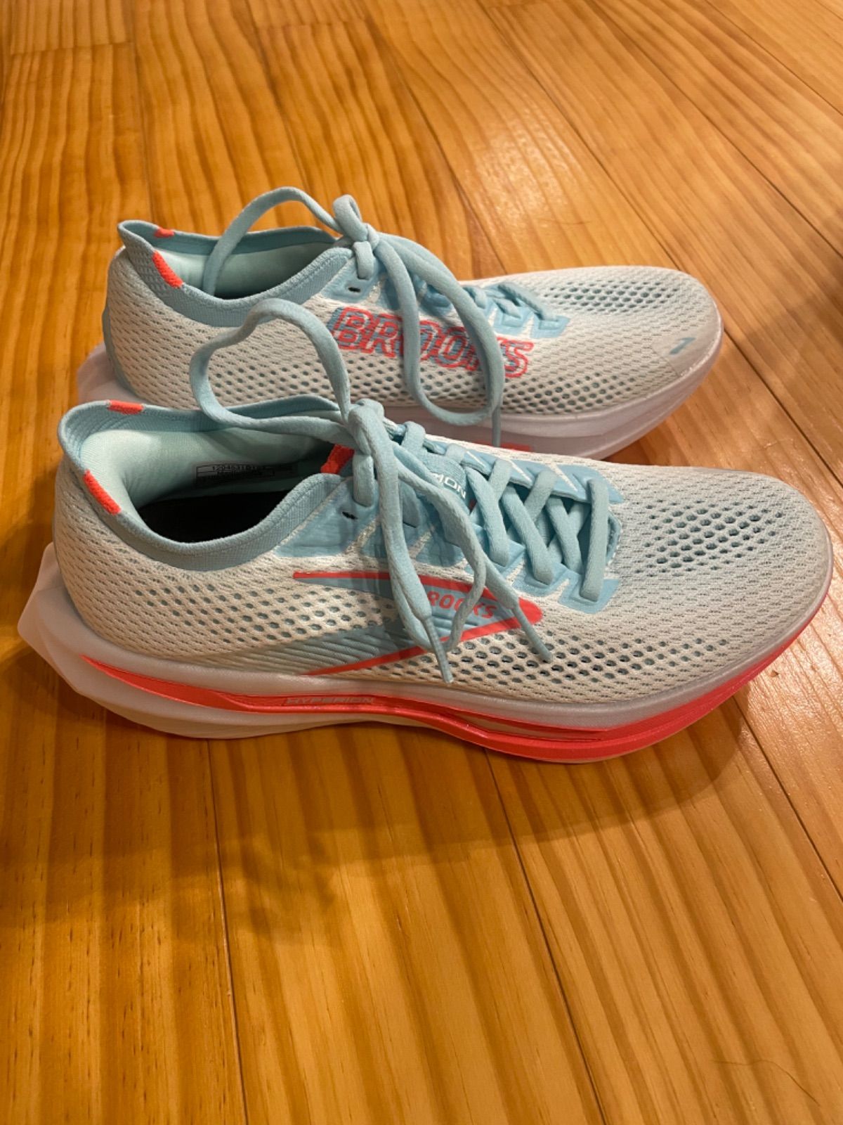 BROOKS Hyperion3