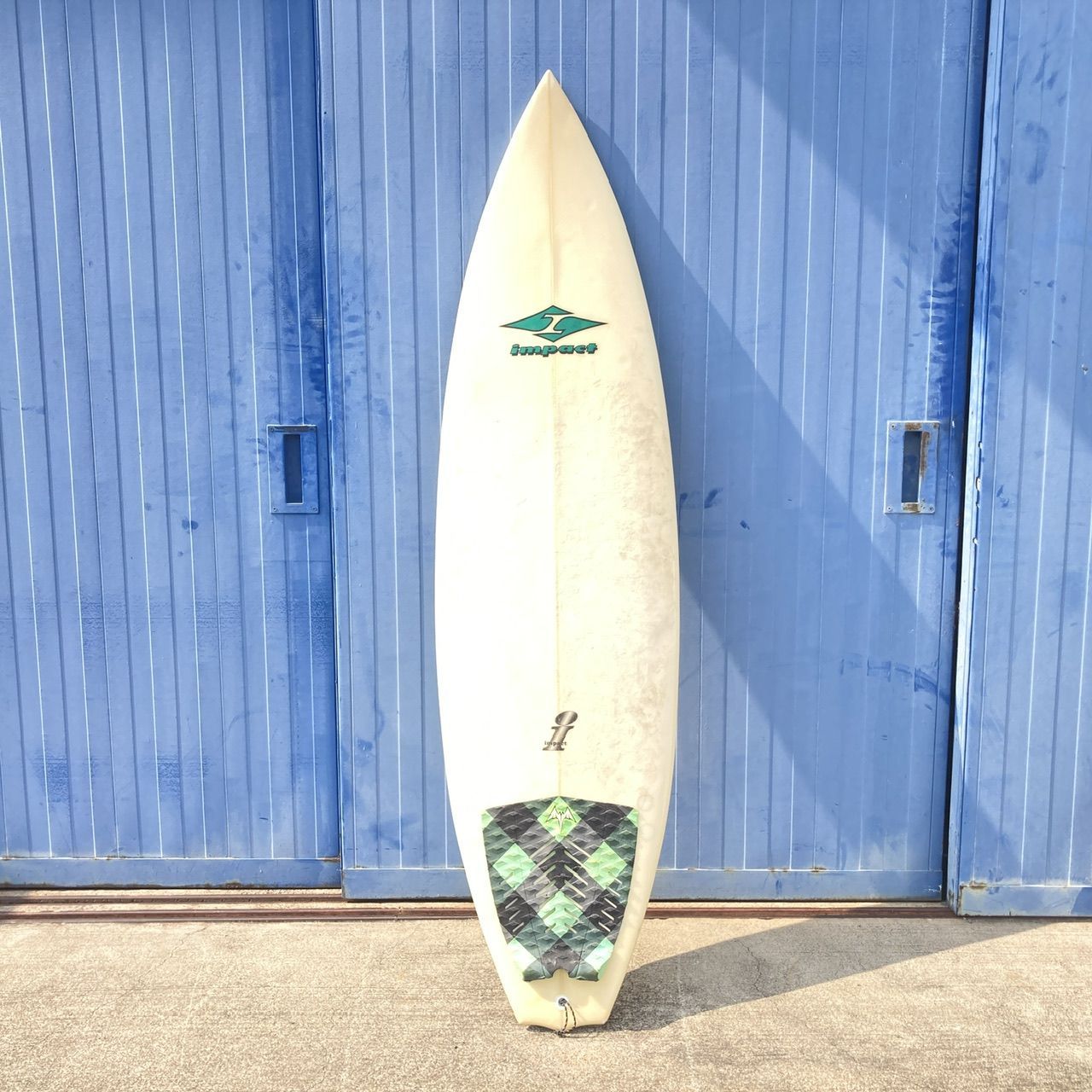 Impactサーフボード5'7 1/2手渡し インパクトサーフボード Impact surfboard ※手渡し - メルカリ
