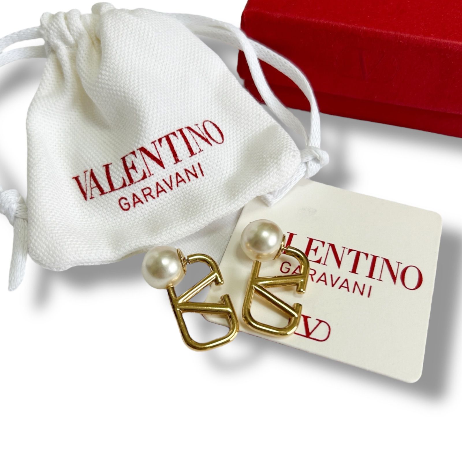 ヴァレンティノ ピアス 両耳用 ロゴ フェイクパール ゴールドカラー 箱付き VALENTINO ヴァレンチノ フェイクパールピアス イヤー