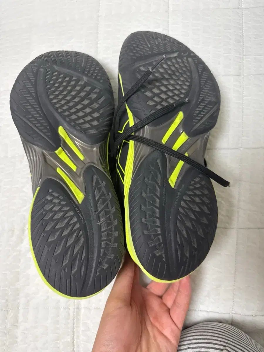  アシックス スカイエリート FF 2 ブラック 蛍光 バレーボールシューズ 280 その他 バドミントン