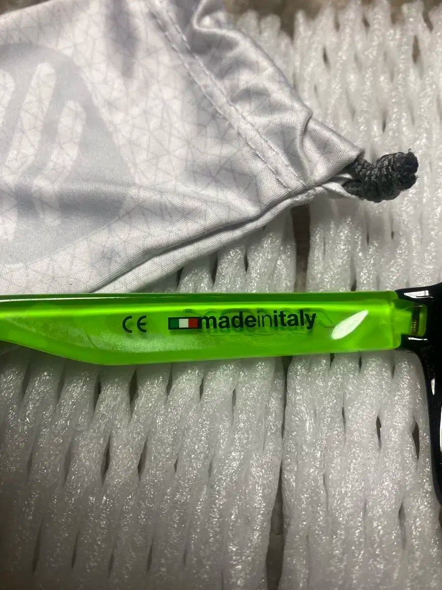 VALENTINO RUDY ヴァレンティノ ルディー サングラス ブラック グリーン