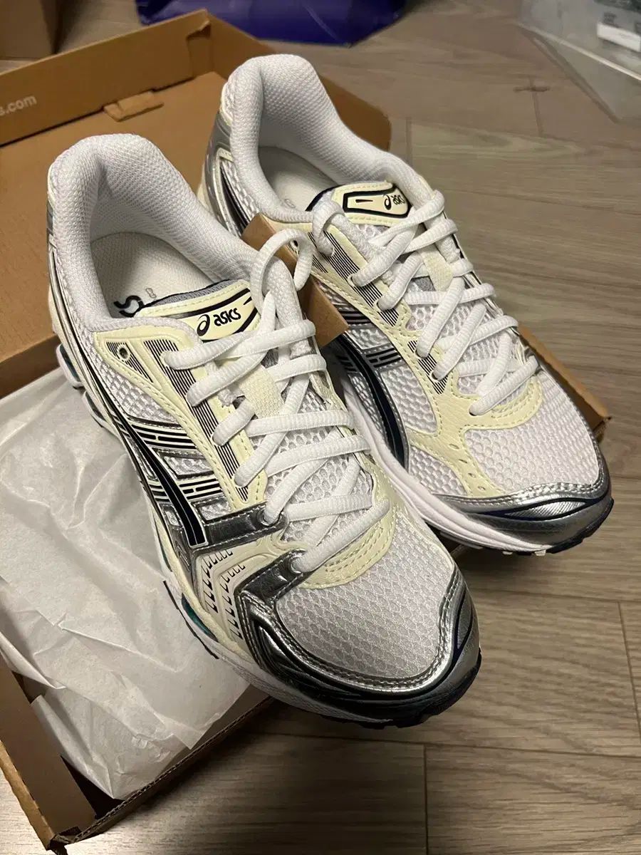 【雷市場（ポンジャン）商品韓国直送】Asics(アシックス) ゲル カヤノ 白 ミッドナイト 230