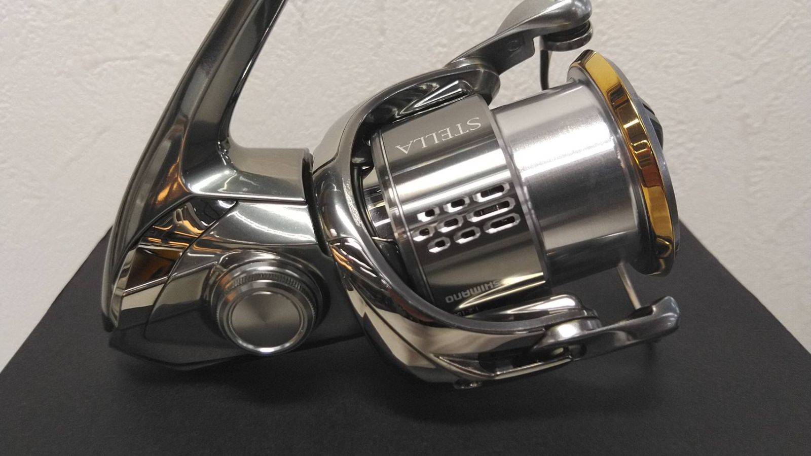 シマノ 18 ステラ 3000MHG ＋花梨ノブ バス ソルト ショア