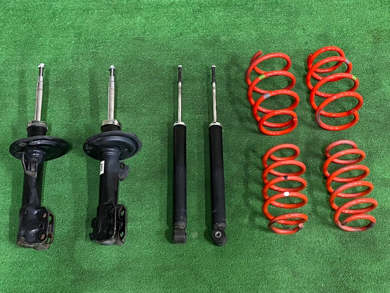 交換用に！】トヨタ NFP10 アクア G's 純正 サスペンションキット サス