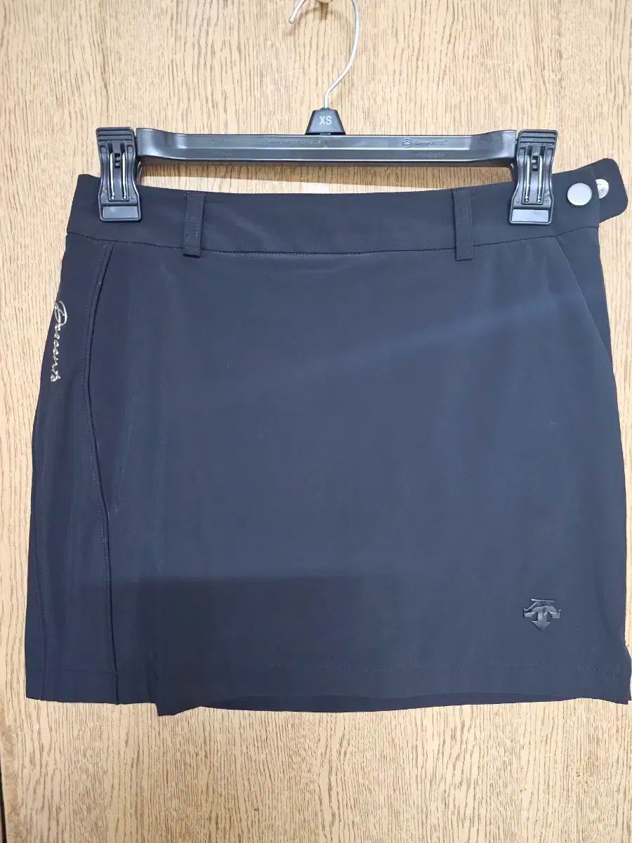 デサントゴルフ₍DESCENTE GOLF) 61 サイズ スカート