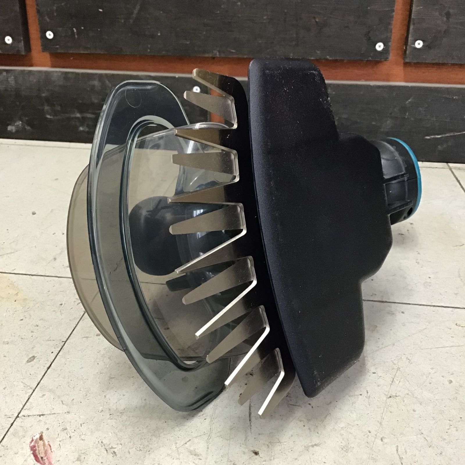 未使用品】 マキタ/makita 充電式芝生バリカン MUM604DRF 【鴻巣