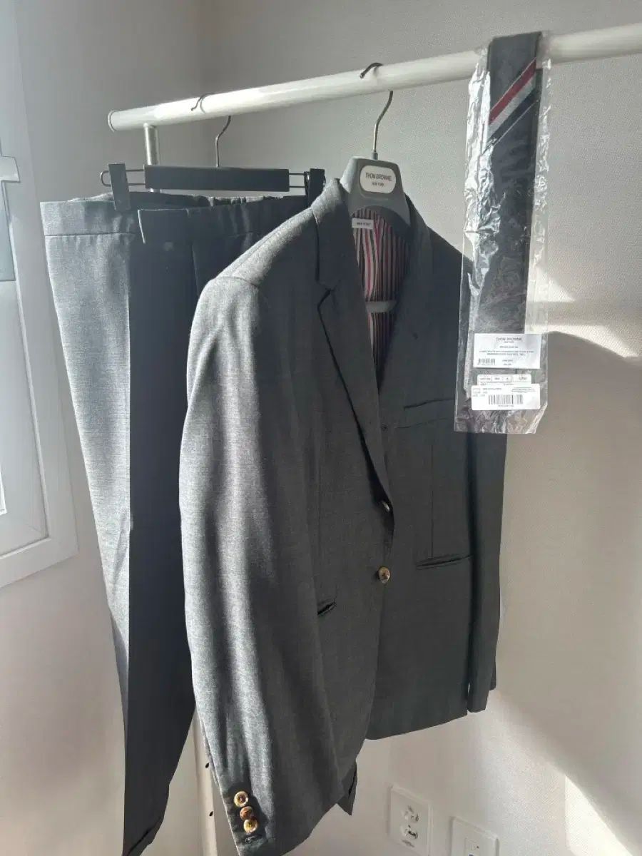 希少)THOM BROWNE グレー スーツ セットアップ　サイズ0 メンズ スーツ | Thom Browne