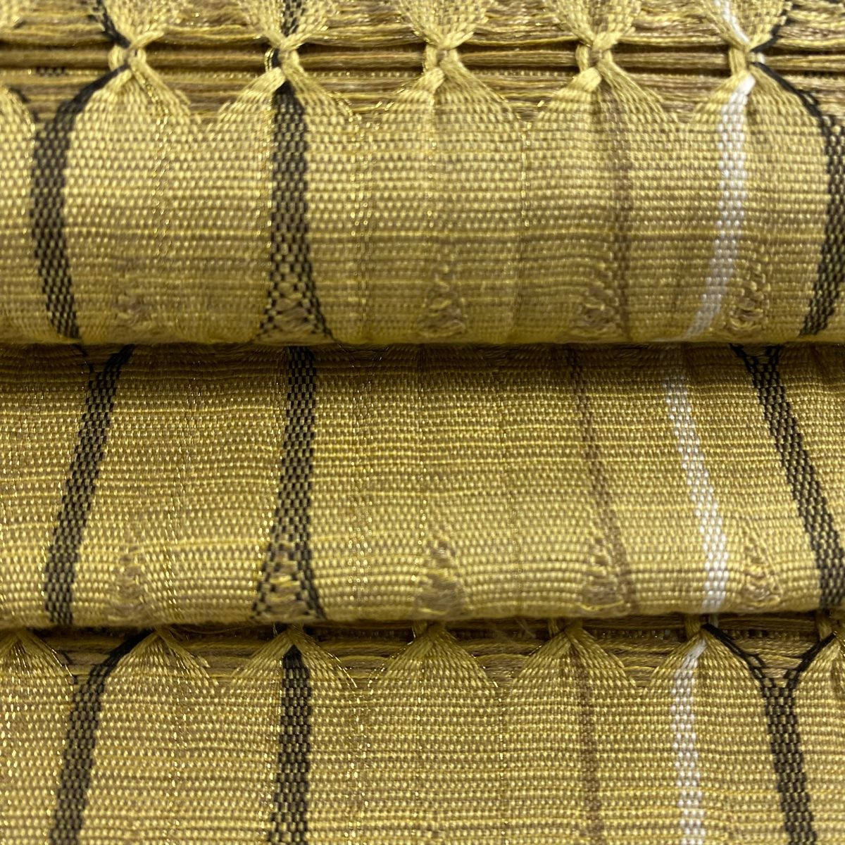 確かな品質。 名古屋帯 秀品 八寸名古屋帯 松葉仕立て 幾何学模様 金糸 薄黄土色 正絹