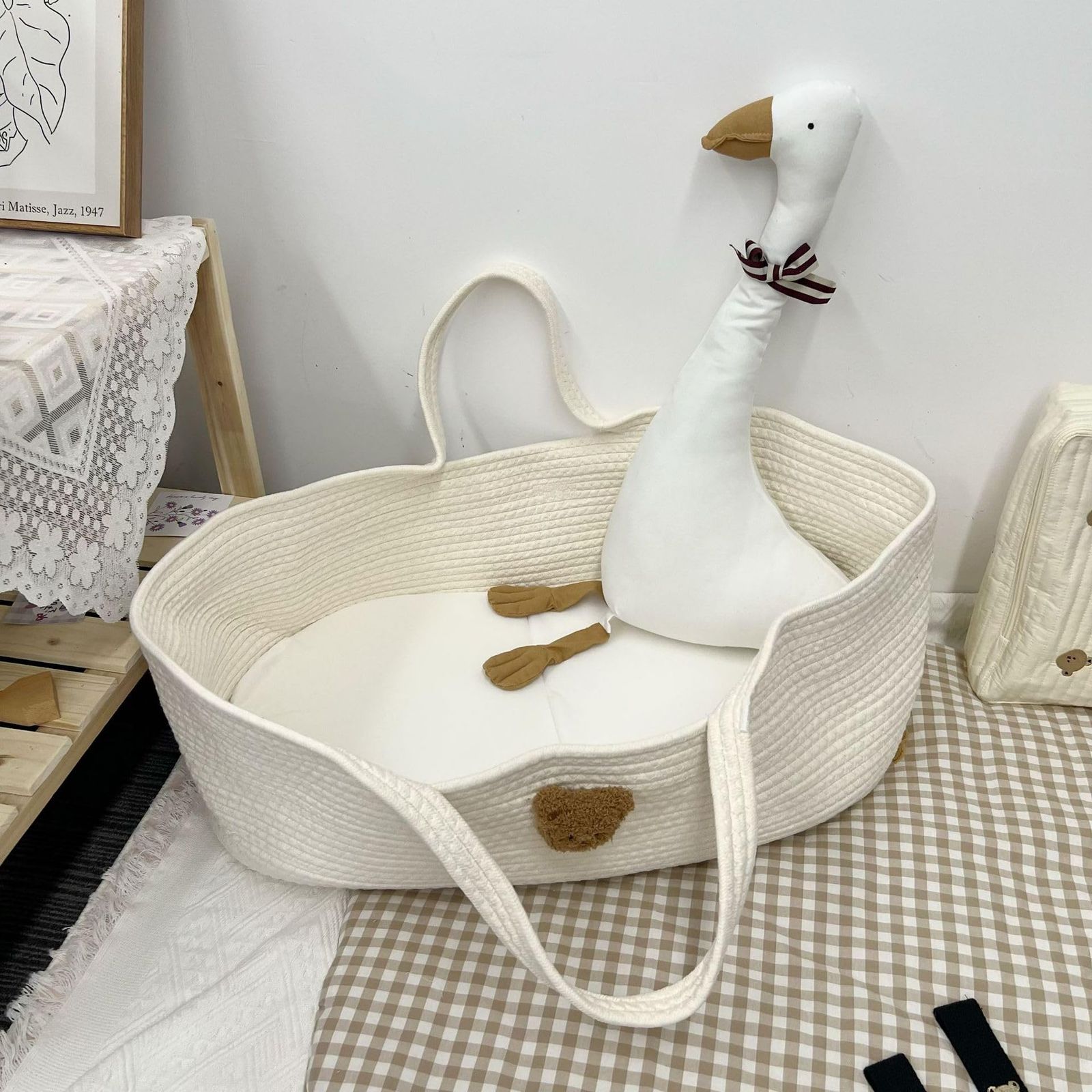 豊富な，正規品 B/C クーファン小熊 ロープ編み ベビーキャリーバスケット お出かけ用 オマケ付き 国内検品と有害物質の検査済で安心 [ホワイト] ベビー布団・セット