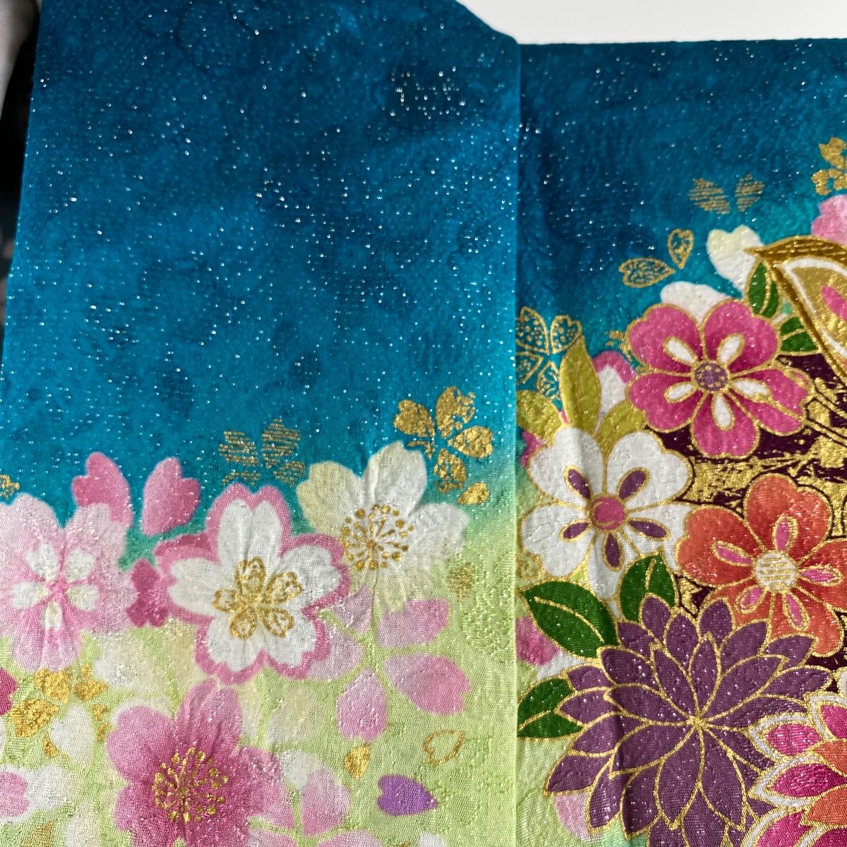 美品 蝶々と花模様 桜 菊 青緑色 金通し 金彩 袷 正絹 振袖・襦袢セット 未仕立て 振袖 単品 「緑 桜と菊に熨斗」 仮絵羽 振り袖 正絹