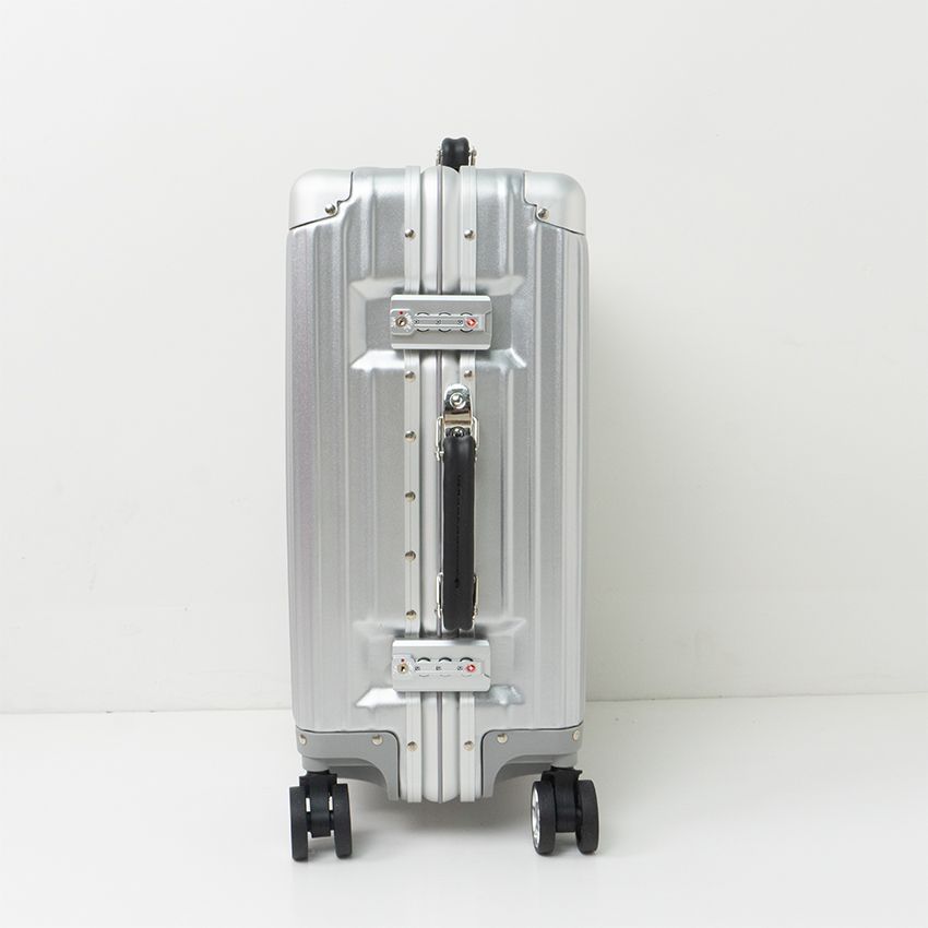 機内持ち込み