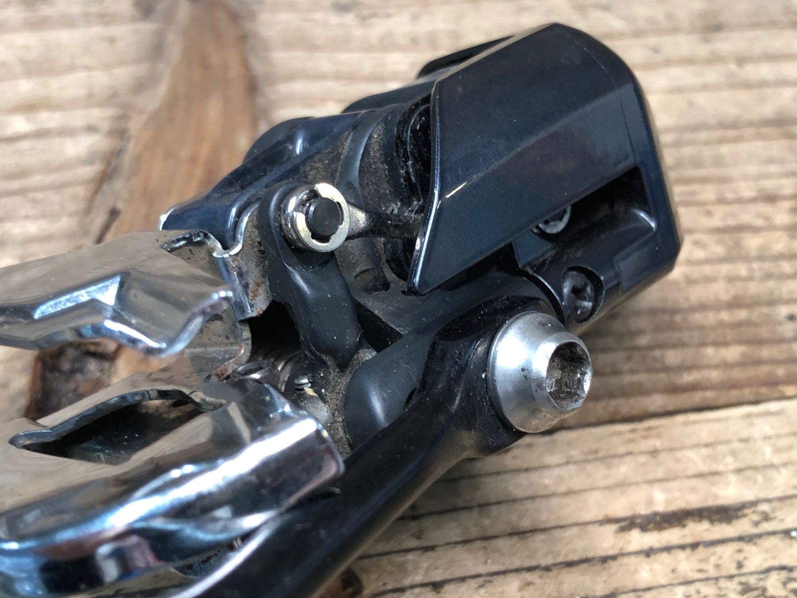 IY476 シマノ Shimano アルテグラ ULTEGRA FD-R8050 Di2 電動