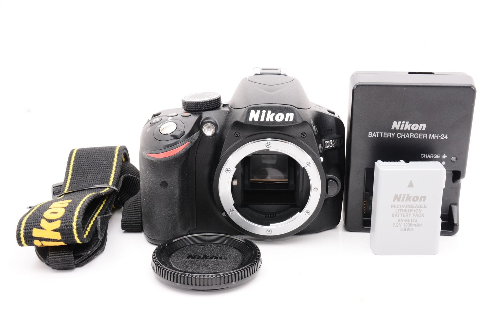 Nikon デジタル一眼レフカメラ D3200 ボディー ブラック 百獣の買取王カメライオン メルカリ