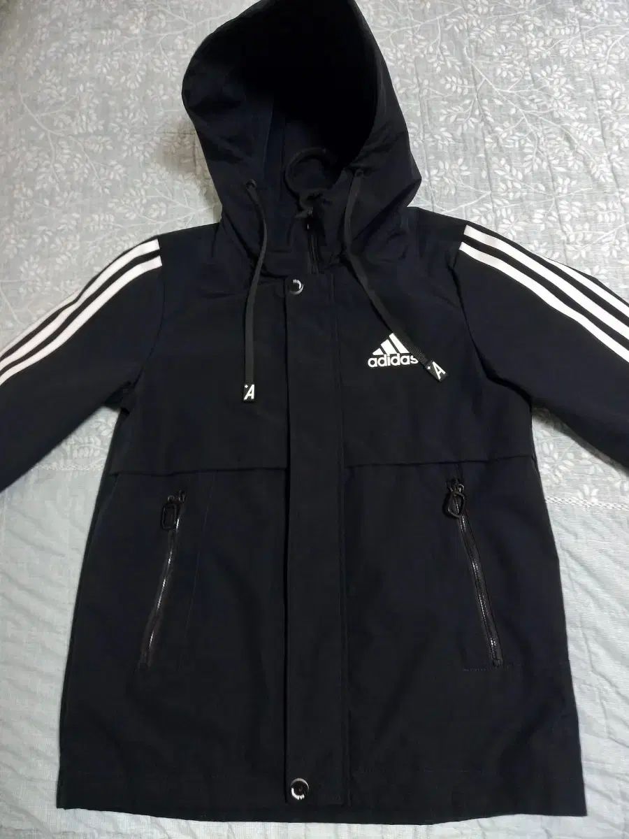 adidas アディダス 子供用 フードジャケット