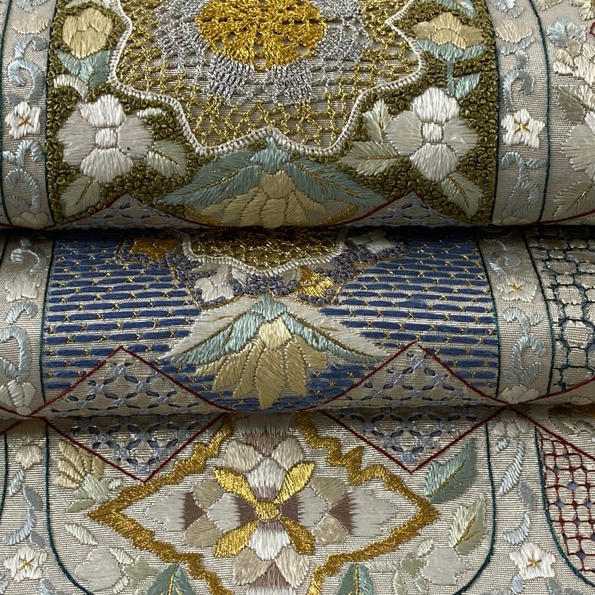 袋帯 美品 逸品 華文 草花 金銀糸 刺繍 灰色 六通 正絹 【中古