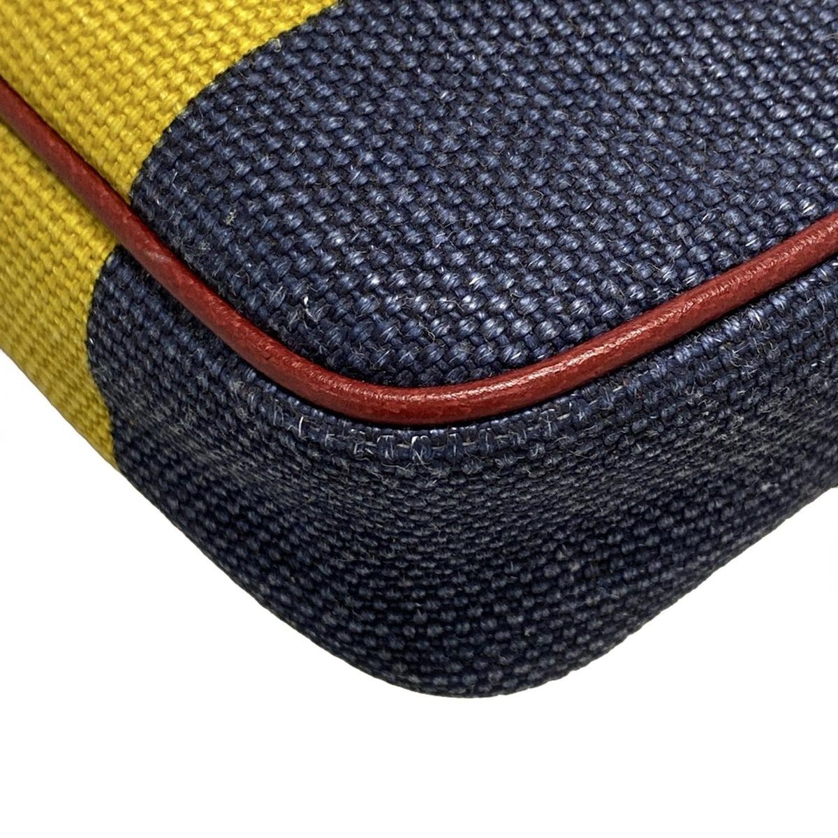 ウエストポーチ