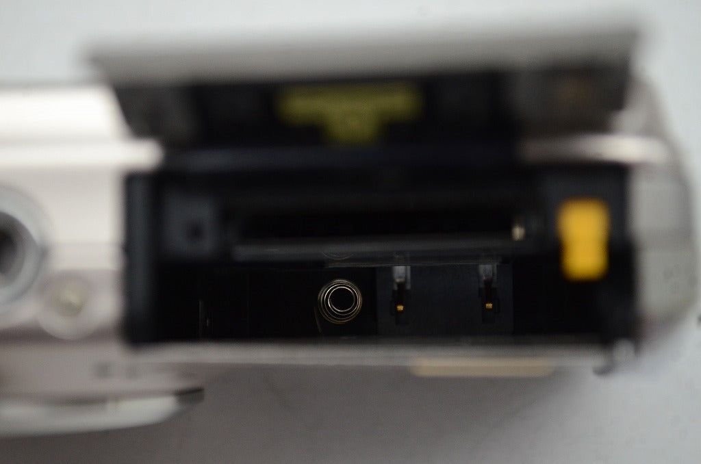 コンパクトデジタルカメラ