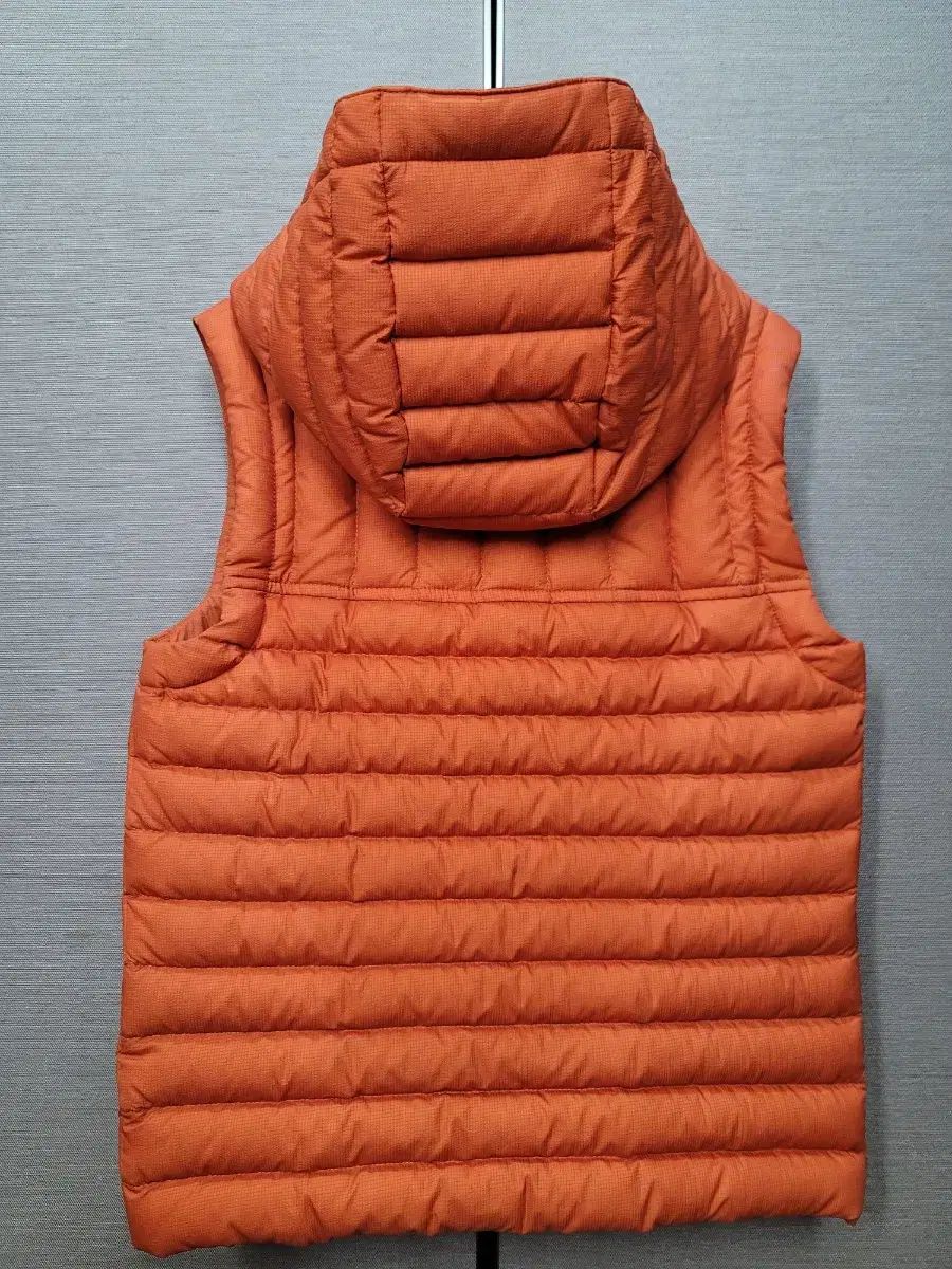 バーバリー キッズ ベスト 極美品 バーバリー キッズ ダウンベスト 92