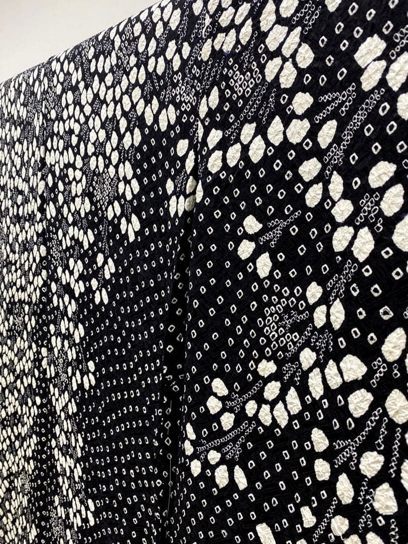 振袖 仮絵羽 総絞り 紋意匠 正絹 未仕立て品 八掛付き 振袖 仮絵羽 総絞り 紋意匠 正絹 未仕立て品 八掛付き - メルカリ