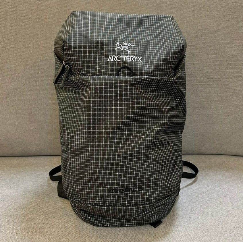 未使用ARC'TERYX KONSEALS バックパック ブラック・チェック柄 ARC'TERYX バックパック ブラック・チェック柄