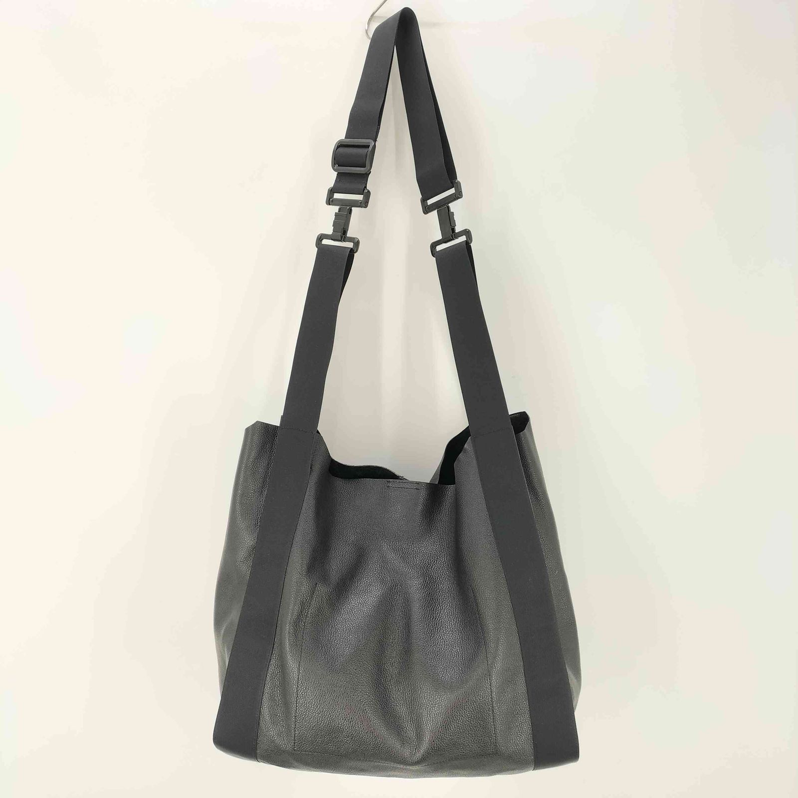 メゾンスペシャル MAISON SPECIAL Cow Leather Shoulder Bag