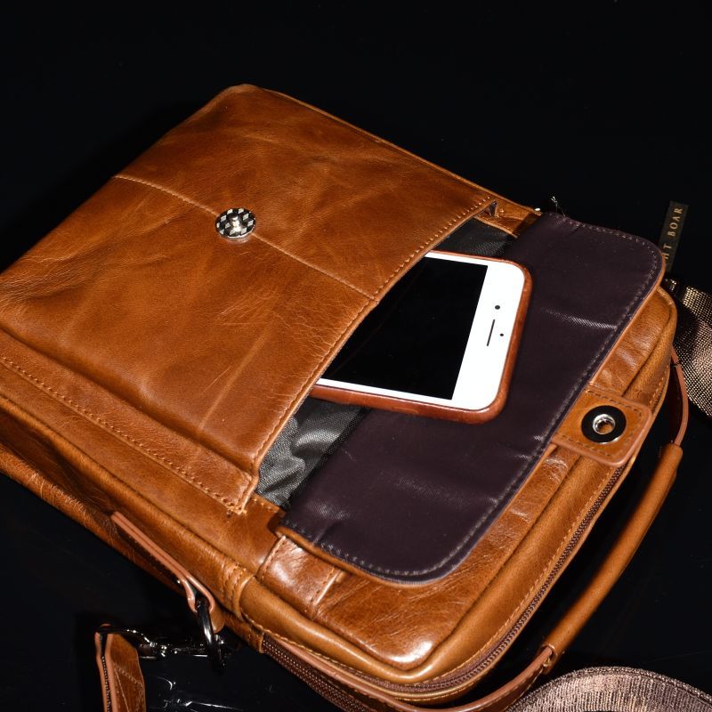 ◇B5サイズ 中型縦長ショルダーバッグ オイルレザー 持ち手 